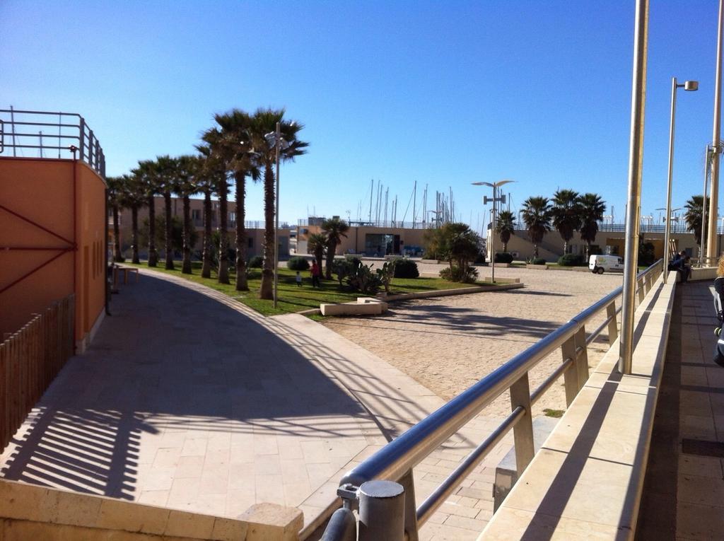 La Terrazza Sul Porto Villa Marina di Ragusa Rum bild